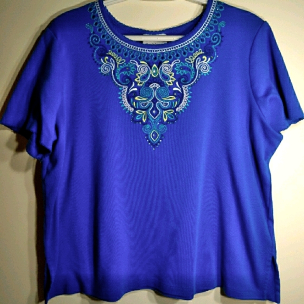 Alfred Dunner Size L. Embroidered beaded shirt.
